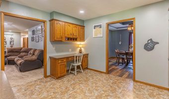 2104 Cedarcrest Ct, Arkansas City, KS 67005