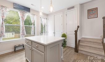 2817 Shamrock Dr, Charlotte, NC 28205