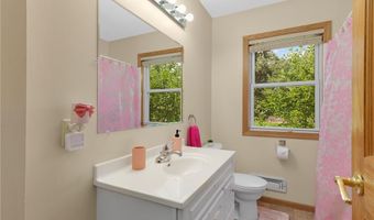 846 Jonathan Dr, Apple Valley, MN 55124
