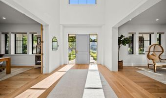 2116 Shadow Creek Dr, Agoura Hills, CA 91301