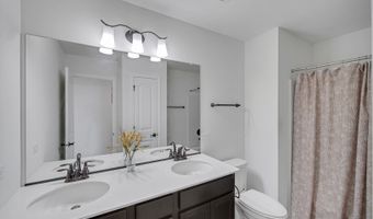 2111 Schmitt Cir, Algonquin, IL 60102