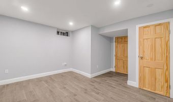 19 Lester St, Ansonia, CT 06401
