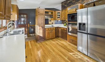3851 Division St W, Backus, MN 56435