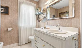 2730 W CHEW St, Allentown, PA 18104