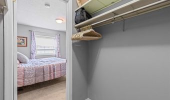 1026 Kehrs Mill Rd 4, Ballwin, MO 63011