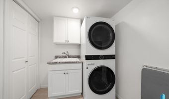 1513 E Sylvan Cir, Brandon, SD 57005