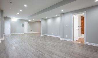 20262 KIAWAH ISLAND Dr, Ashburn, VA 20147