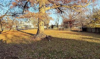 923 W 10th St, Baxter Springs, KS 66713