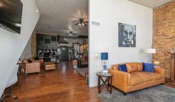 207 W Main St, Ash Grove, MO 65604