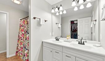612 Seymour St, Aberdeen, NC 28315
