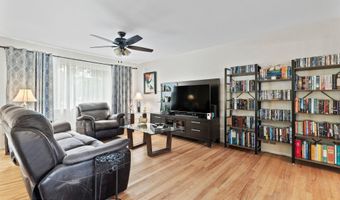 203 Tanglewood Ct, Middletown, NJ 07748