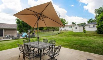 7658 General Meade Ln, Affton, MO 63123