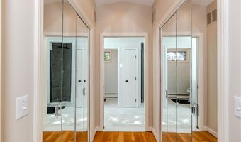 41 Holly Hill Ln, Cranston, RI 02921