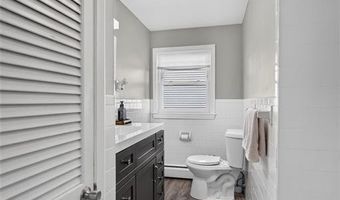 44 Cliff Ave, Cranston, RI 02920