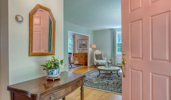 16 Williamsburg Dr, Amherst, NH 03031