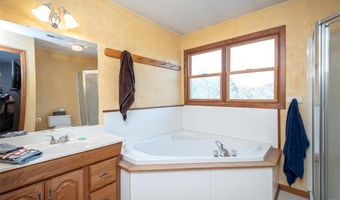 1140 N 100th Rd, Baldwin City, KS 66006