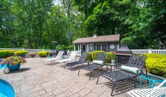 75 Hearthstone Dr, Cheshire, CT 06410