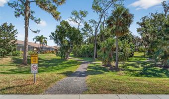 420 CEDAR FALLS Dr, Apollo Beach, FL 33572