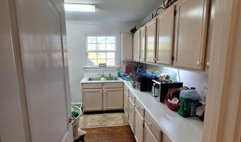 250 Weatherly Dr, Baxley, GA 31513