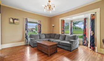 512 N D St, Albia, IA 52531