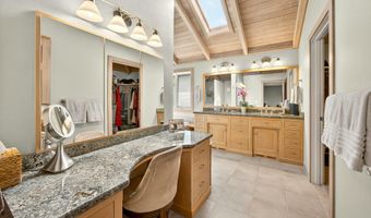 855 Reiten Dr, Ashland, OR 97520