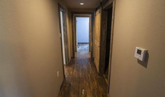 608 E Carter Ave, Apache, OK 73006