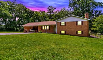 898 W Cunningham St, Alcoa, TN 37701