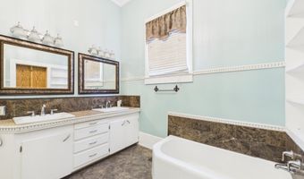 501 Fairview Ave, Abbeville, LA 70510