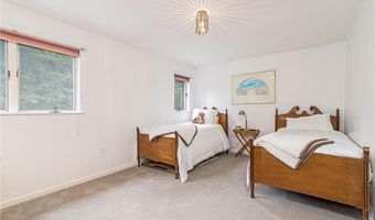 48 Wright Ln, Jamestown, RI 02835