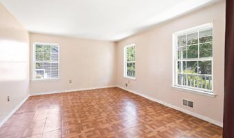 7 Willowtree Ct, Barnegat, NJ 08005