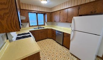 230 E 2nd St, Ashton, IA 51232