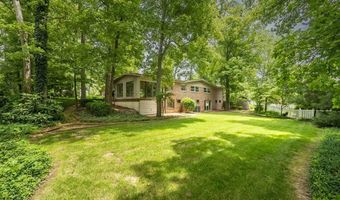 425 Kenilworth Ln, Ballwin, MO 63011