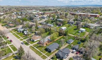 1032 Kingsbury St, Belle Fourche, SD 57717