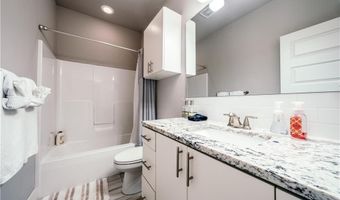 905 N Main St, Bentonville, AR 72712