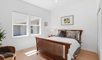 3729 NW Summerfield Rd, Bend, OR 97703