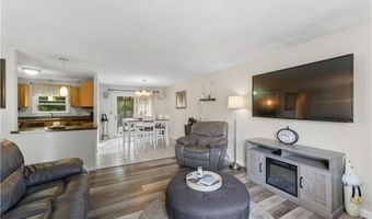 37 Carriage Rd, Cranston, RI 02920