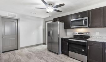 304 E Cofield St, Aurora, MO 65605