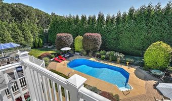 102 Cranberry Ter, Cranston, RI 02921
