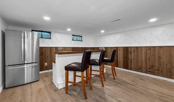 6785 NW 10th St, Des Moines, IA 50313