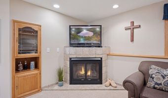 10555 56th St NE, Albertville, MN 55301