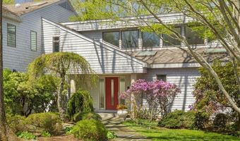 125 Woodruff Ave, Narragansett, RI 02882