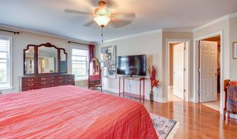 84 Andriana Ln, Albany, NY 12204