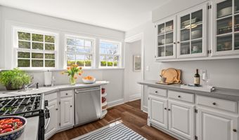 104 Lake Dr, Allenhurst, NJ 07711