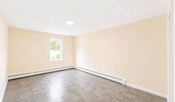 41 Madison Ave, Amityville, NY 11701