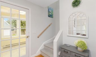 28 Wilbur Ave, Newport, RI 02840