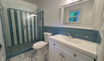 1301 N IVANHOE St, Alexandria, VA 22304
