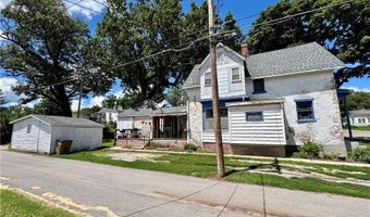 413 N 7th St, Atchison, KS 66002