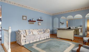 2025 S Plaza Dr, Akron, OH 44319