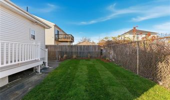 10 Woburn St, Cranston, RI 02910