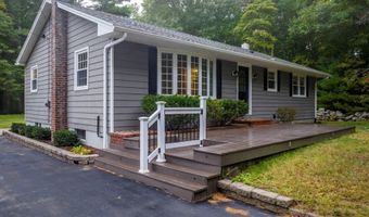 2 Woodland Rd, Acushnet, MA 02743